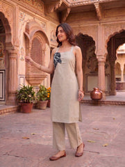 Women Ethnic Motifs Embroidered Regular Thread Work Kurta with Trousers