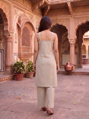 Women Ethnic Motifs Embroidered Regular Thread Work Kurta with Trousers