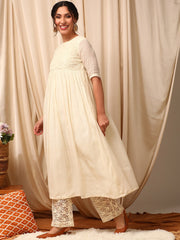 Off white Women Floral Embroidered Pleated Thread Work Kurta with Trousers