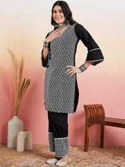 Black & White Floral Embroidered Straight Thread Work Kurta With Trouser