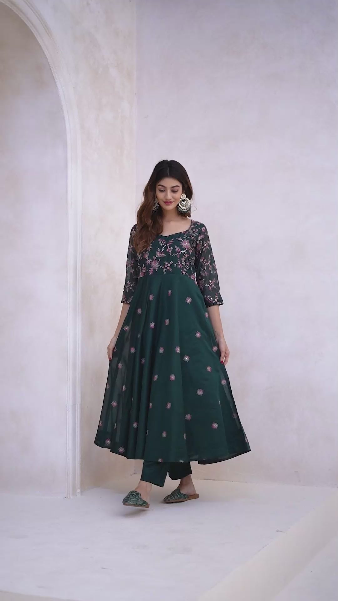 Floral Embroidered Thread Work Chanderi Cotton Kurta With Trousers & Dupatta