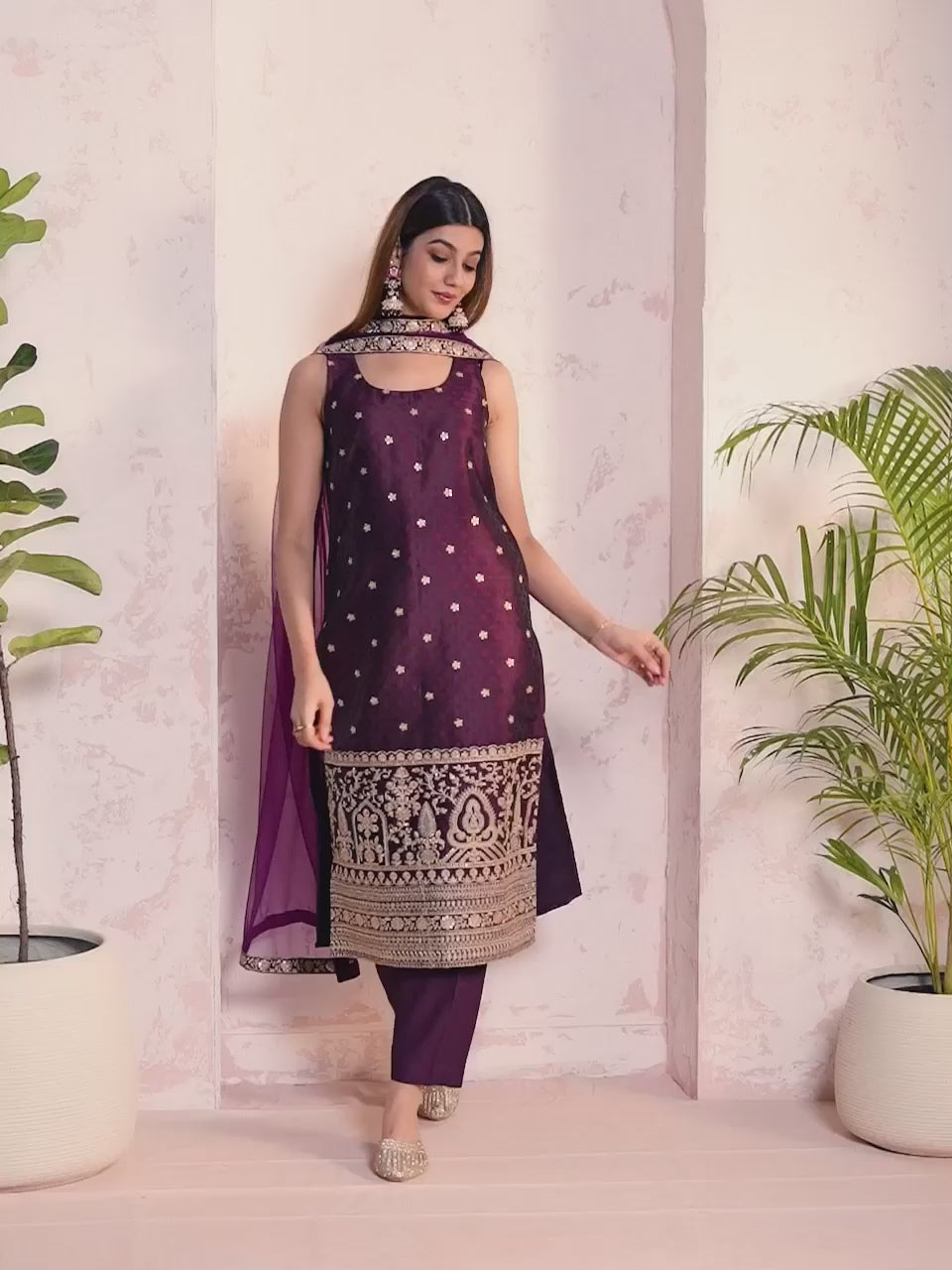 Women Floral Embroidered Regular Kurta with Trousers & With Dupatta
