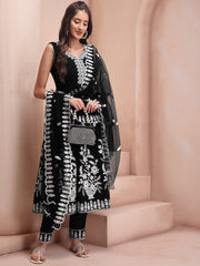 Black Floral Embroidered Thread Work Chanderi Cotton Kurta & Trousers With Dupatta - Inddus.com