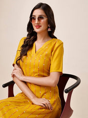 Ethnic Embroidered V-Neck Thread Work Kurta With Trousers - Inddus.com