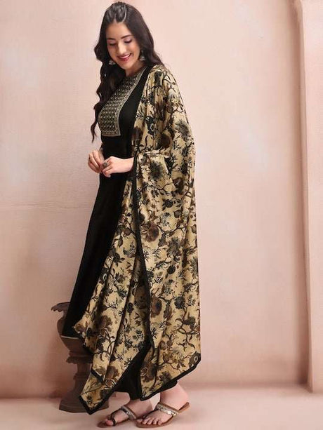 Malaika Arora Women Floral Yoke Design Regular Thread Work Kurta with Palazzos & With Dupatta