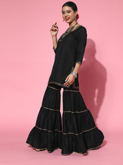 Solid Cotton Blend Scalloped Edge Kurta Set - Inddus.com