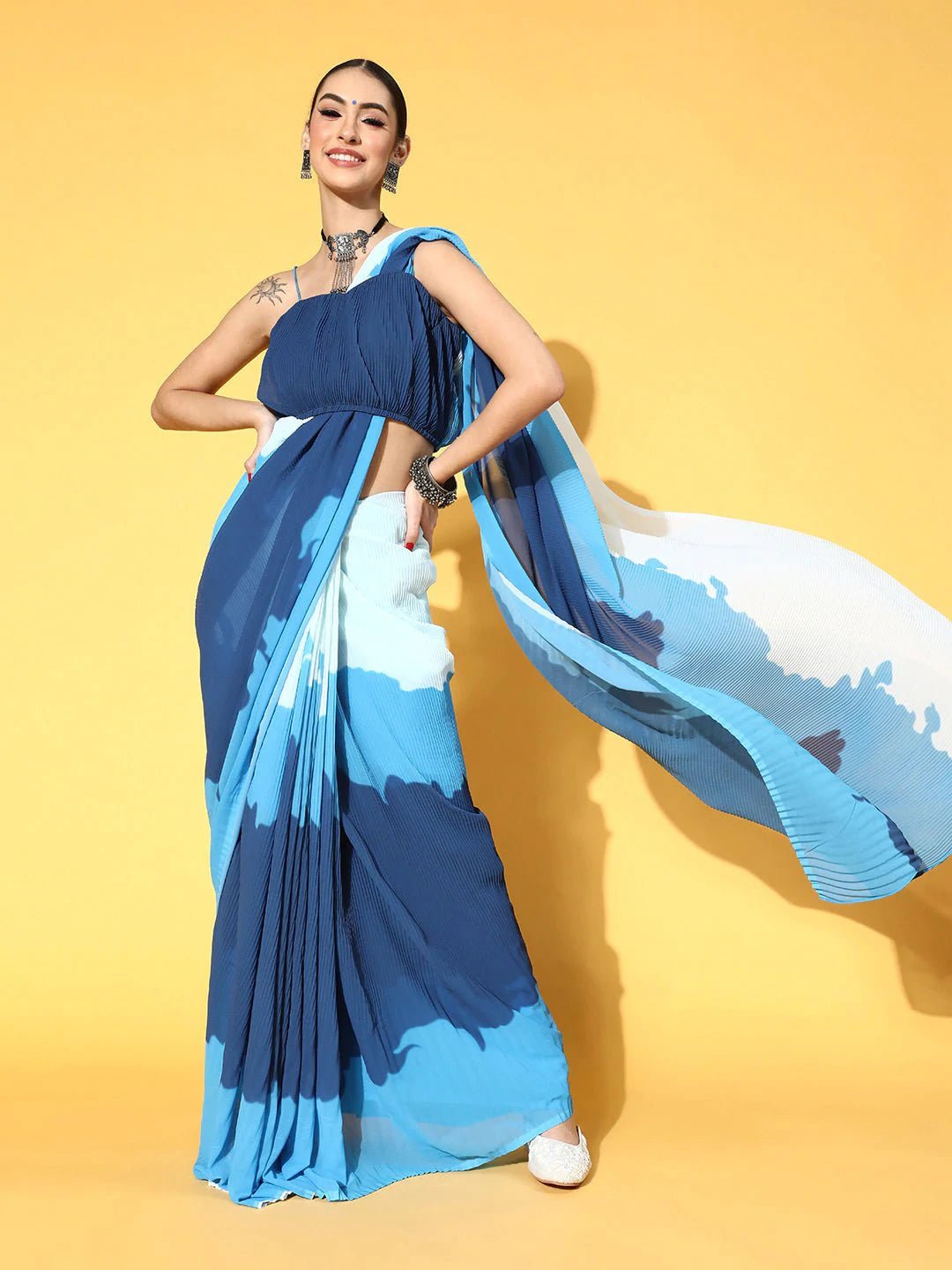 WOMEN BLUE & WHITE ACCORDIAN PLEAT PRINTED SAREE WITH BLOUSE PIECE - Inddus.com