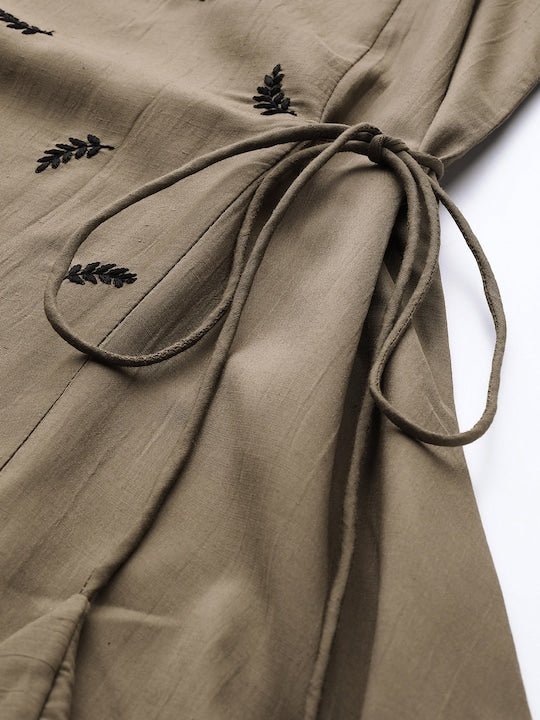 Women Floral Embroidered Thread Work Kurta with Trousers - Inddus.com
