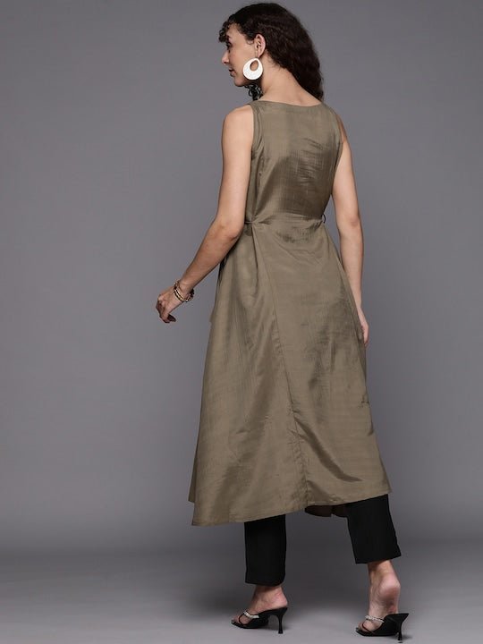Women Floral Embroidered Thread Work Kurta with Trousers - Inddus.com